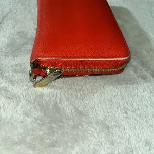 Michael Kors Vibrant Red/ Orange Wallet
GUC thumbnail 5