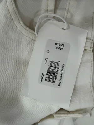 Frame Denim White Mid-Rise Denim Shorts thumbnail 9