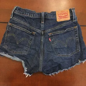 Levi’s 501 shorts buttonfly 26 Jean shorts jorts blue thumbnail 4