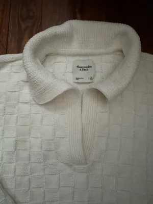 White Abercrombie collar sweater thumbnail 3