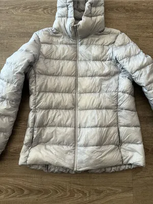 Uniqlo Down Puffer Jacket Womens Medium Silver Ultra Light Hooded Packable Cozy thumbnail 4