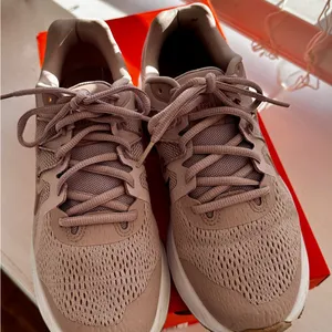 Nike Women's Zoom Span 3 Sneakers in Stone Mauve thumbnail 9