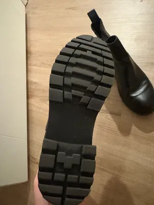 Amazon Black boots thumbnail 3