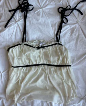 Coquette White Boutique Bow Top with adjustable straps Size L thumbnail 1