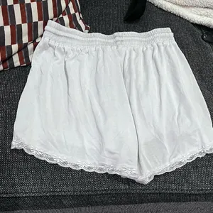POL White shorts waistband stretchy thumbnail 2
