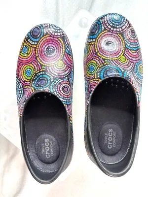 CROCS Triple Comfort 7 Women's Multicolor Circular Artistic Pattern Slip-On Clog thumbnail 3