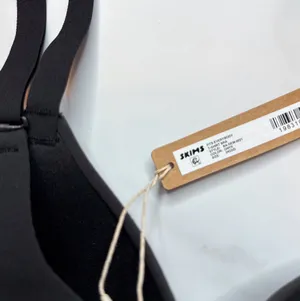 NWT Skims Fits Everybody T-Shirt Bra thumbnail 4