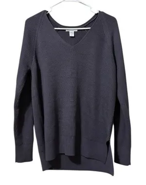 Athleta‎ Hanover Women Size Small V-Neck Sweater Wool Blend Purple Knit Preppy thumbnail 1