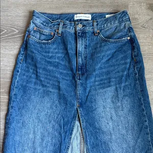 Aritzia Denim Forum The '90s Halle Jean Skirt 29 thumbnail 5