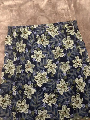 Sag Harbor Petite Pencil Skirt Women’s Size M Navy Floral with Border Print thumbnail 4