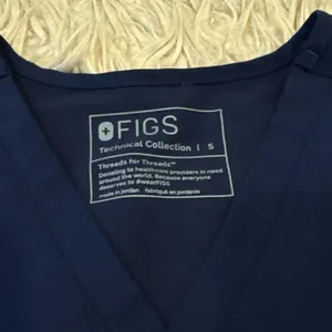 Figs purple scrubs top size small thumbnail 2