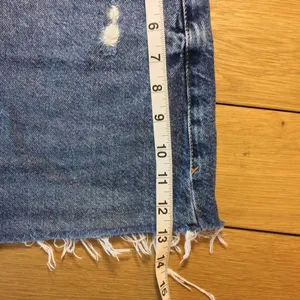 Good American mini Jean skirt 8/29 frayed hem thumbnail 2