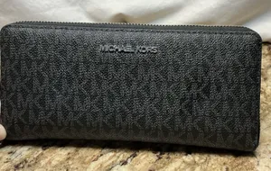 Michael Kors Jet Set Travel Black Signature Wallet 35H8STVT3B Strap Defect thumbnail 1