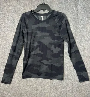 Athleta Womans Small Black‎ & Charcoal Camo Long Sleeve athletic breathable Top thumbnail 1