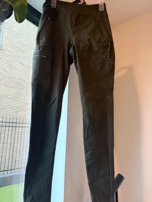 Athleta Women’s Cargo Legging thumbnail 2