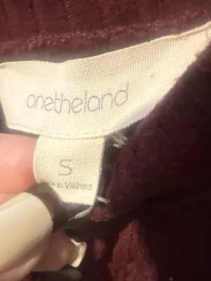 Burgundy ribbed tunic keyhole front and unique tie back Red thumbnail 3