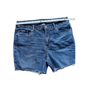 No Boundaries womens‎ or juniors 5” inseam distressed denim shorts sz 17 thumbnail 4