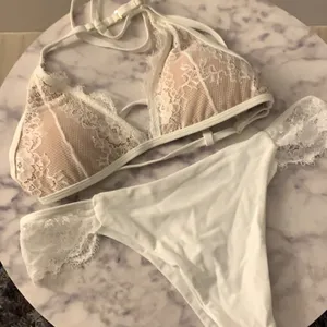 Nude and white bikini Size M thumbnail 2