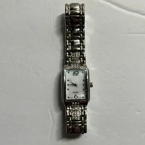 Quartz watch thumbnail 2