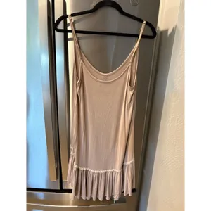 POL Tunic Tank Top Adjustable Straps Ruffle Lace Floral Accents Neutral thumbnail 5
