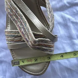 Italian Shoemakers Women’s Size 8 Brown Fabric Wedge Sandals Slip On 3” Heel thumbnail 7