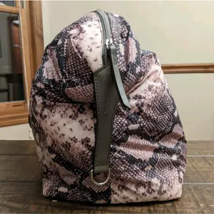 EUC Stella & Dot Crush It Snake Carry On Overnight Weekender Tote Travel Bag thumbnail 5
