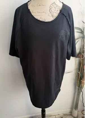 Gymshark Fitness Womens Large Black Short Sleeve‎ Raw Edge Sweatshirt A5A2U Logo thumbnail 1