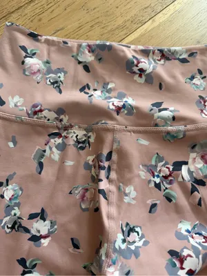 Women’s Beyond Yoga Floral Pink Leggings thumbnail 3