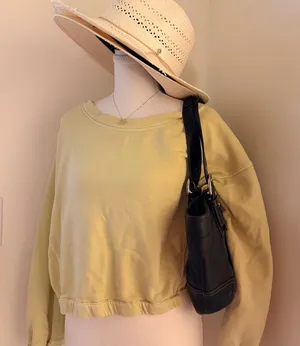Women's Green Sweatshirt Size M thumbnail 1