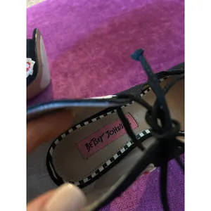 BETSEY JOHNSON Caroline Embroidered Heels Shoes COQUETTE ROMANTIC Size 5 Black thumbnail 4