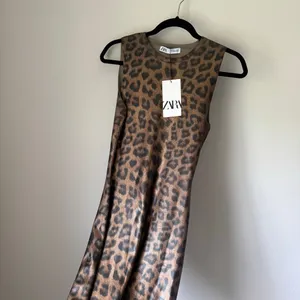Zara Leopard Print Foil Knit Midi Dress Size S NWT thumbnail 6