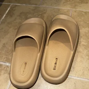 Steve madden slides thumbnail 2