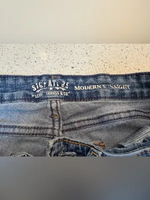 Levi's Blue Signature Denim Jeans with Interior Brand Label thumbnail 4