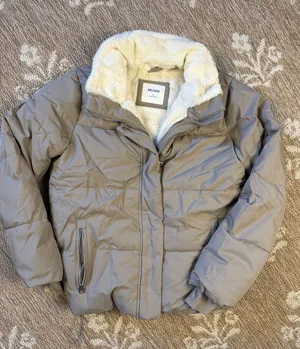 NWOT Hollister Taupe Women's Faux-Fur Lined Puffer Jacket thumbnail 1