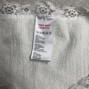 Urban Outfitters BDG Off White Lace Ribbed Crop Top Size Small thumbnail 4
