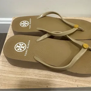 Tory Burch Beige Thin Wedge Logo Platform‎ Thong Flip Flops 10 thumbnail 5