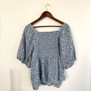 Old Navy Womens Shirt Blouse Blue Floral Puff Sleeve Smocked Back Size XXL thumbnail 2