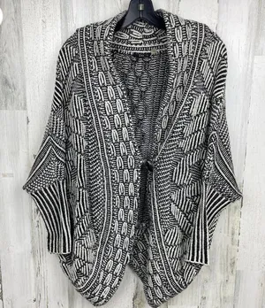 Size small 3/4 sleeve black patterned cardigan thumbnail 1