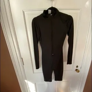 K Mock Neck Front‎ Zip Thigh Length Black Bodysuit thumbnail 6