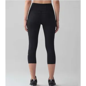Lululemon black fast and fre 25” crop leggings with pockets size 2 thumbnail 2