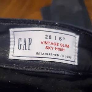 GAP Women's Charcoal Skinny Jeans thumbnail 2