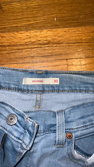 Levi’s Boyfriend Jeans thumbnail 3