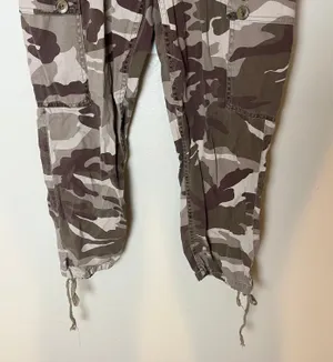 Urban Outfitters cropped camo cargo pants brown thumbnail 3