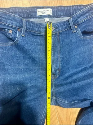 A&F The Vintage Flare High Rise Jeans. Curve love women’s 32/14 thumbnail 7