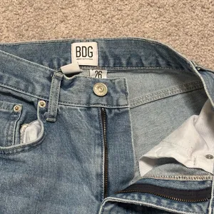 BDG Light Blue Wash High-Rise Baggy Jeans thumbnail 5