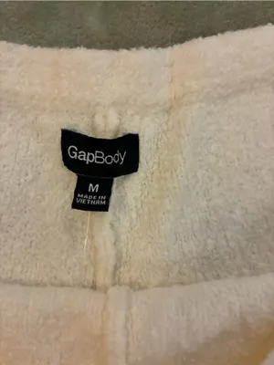 Women’s Gap Brand Cozy Cream Fuzzy Tank & Short Lounge Set Size Medium thumbnail 5