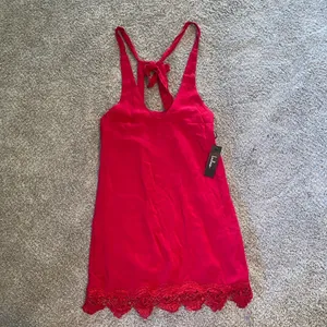 NWT Lulu’s Red Lace Hem Dress thumbnail 2