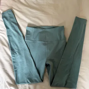 Girlfriend Collective Dusty Teal Workout Set thumbnail 5