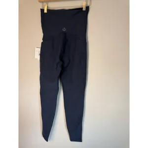 Beyond Yoga Beyond The Bump Spacedye Navy Leggings Pockets Sz M NWT thumbnail 7