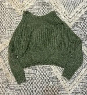 Green Cropped Sweater Boutique thumbnail 1